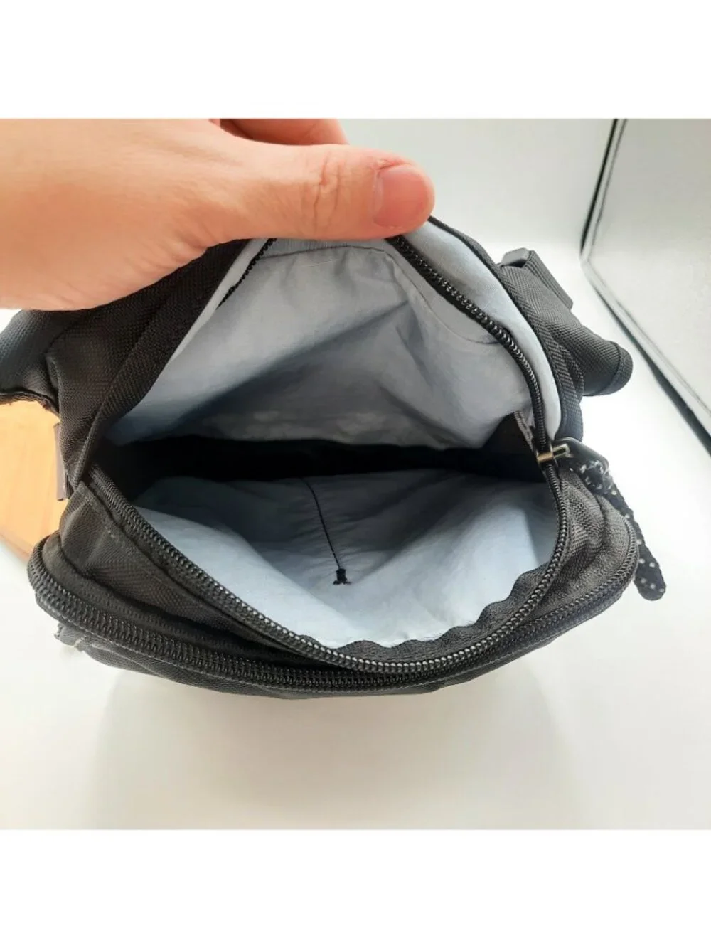 Overland Equipment Crossbody Bag Bayliss Travel Outdoor Pockets Adjustable Strap